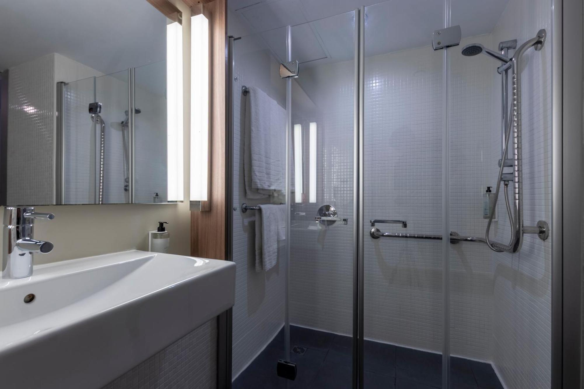 Twin Room,1697831830:JPEG